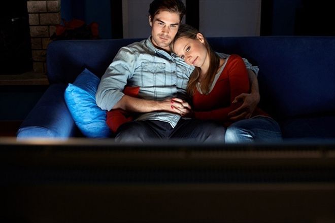 Eşimle Bir Saat: Birlikte Film Seçip İzlemeye Ne Dersiniz?
