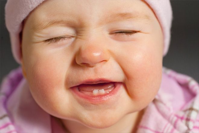 Bir Bebeğin Diş Çıkartma Macerası