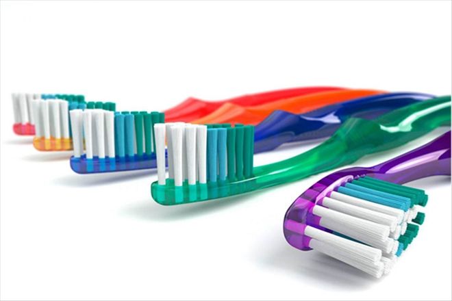 Eski Diş Fırçalarınızı Sakın Atmayın