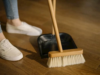 Kırılmış Cam ve Seramikleri Güvenle Temizlemenin Yolları